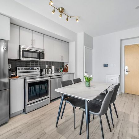 Luxury Downtown Toronto 2 Bedroom Suite With City And Lake Views And Free Parking Exterior foto