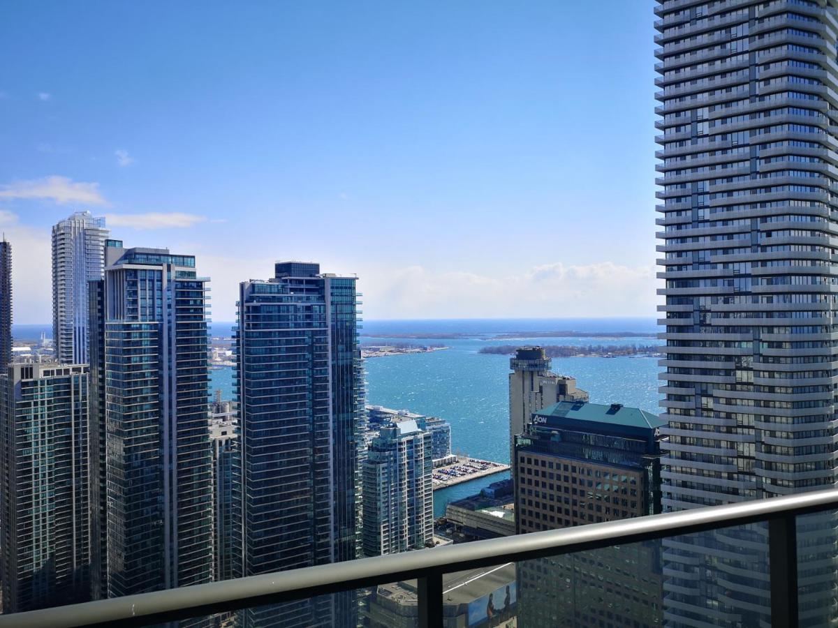 Luxury Downtown Toronto 2 Bedroom Suite With City And Lake Views And Free Parking Exterior foto
