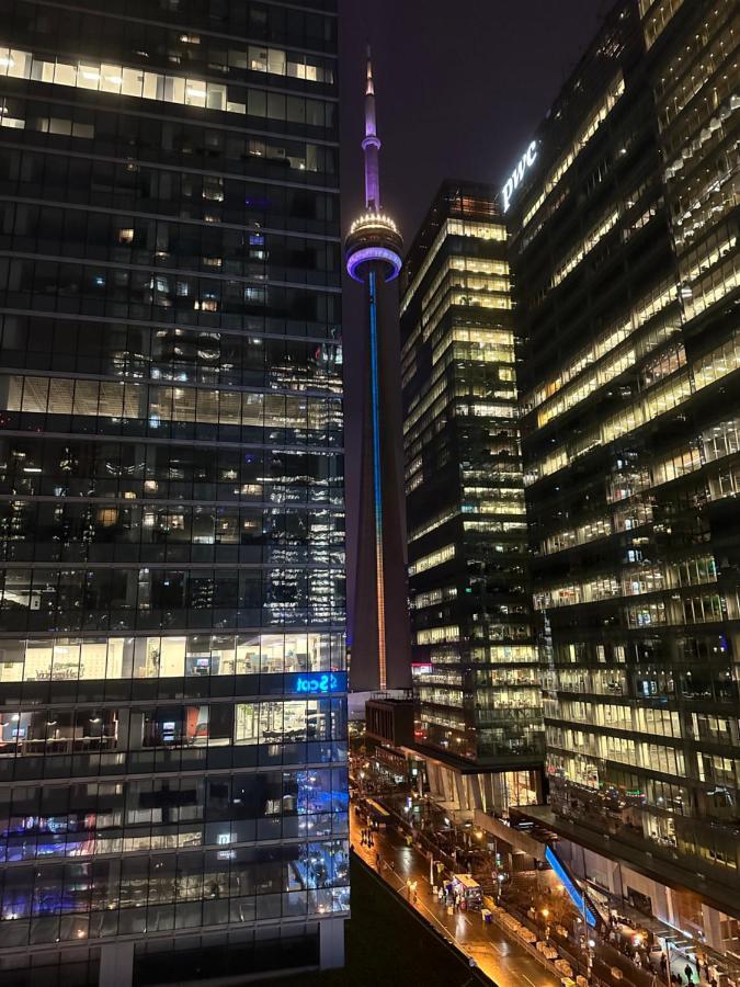 Luxury Downtown Toronto 2 Bedroom Suite With City And Lake Views And Free Parking Exterior foto