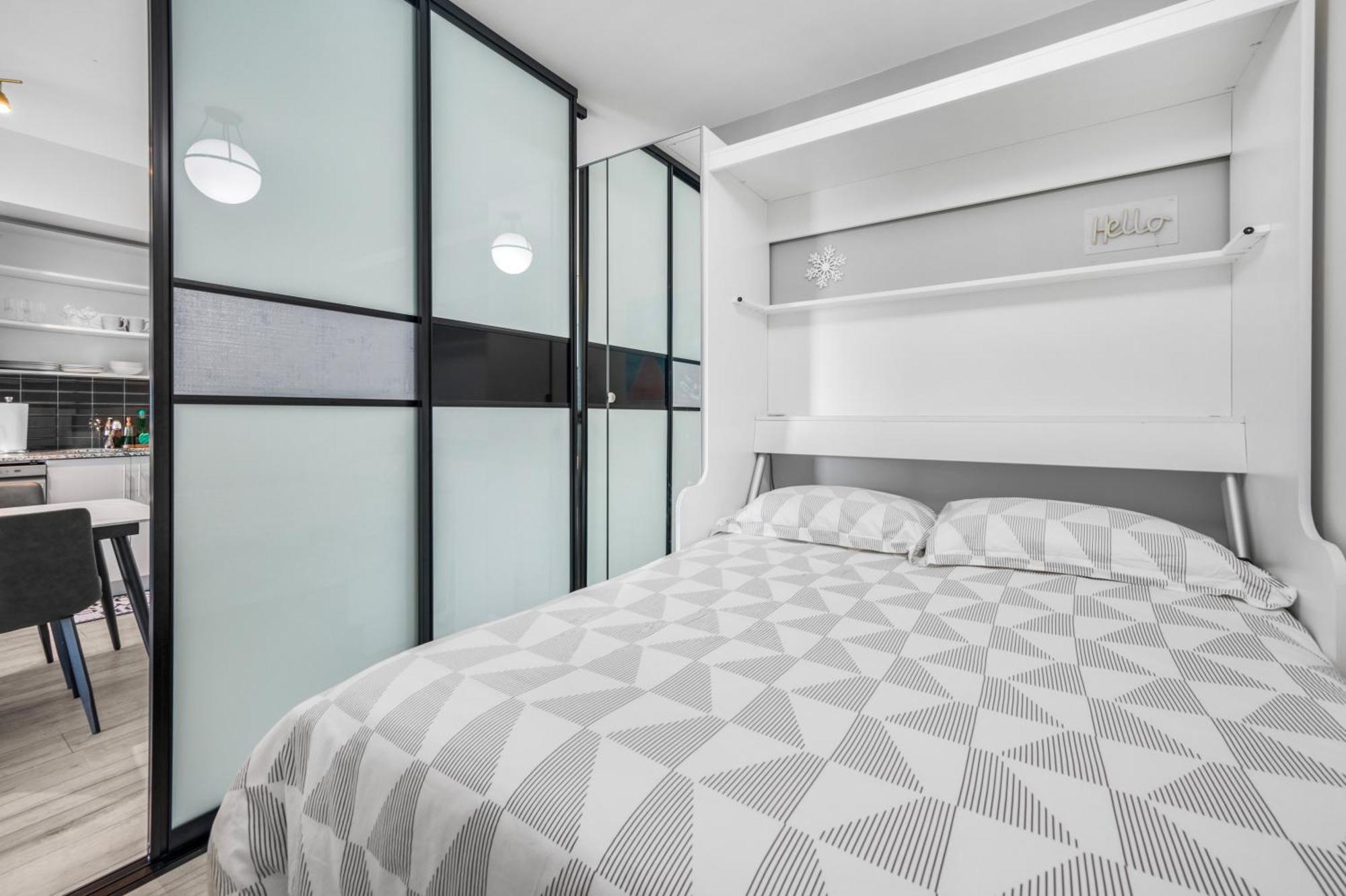 Luxury Downtown Toronto 2 Bedroom Suite With City And Lake Views And Free Parking Exterior foto